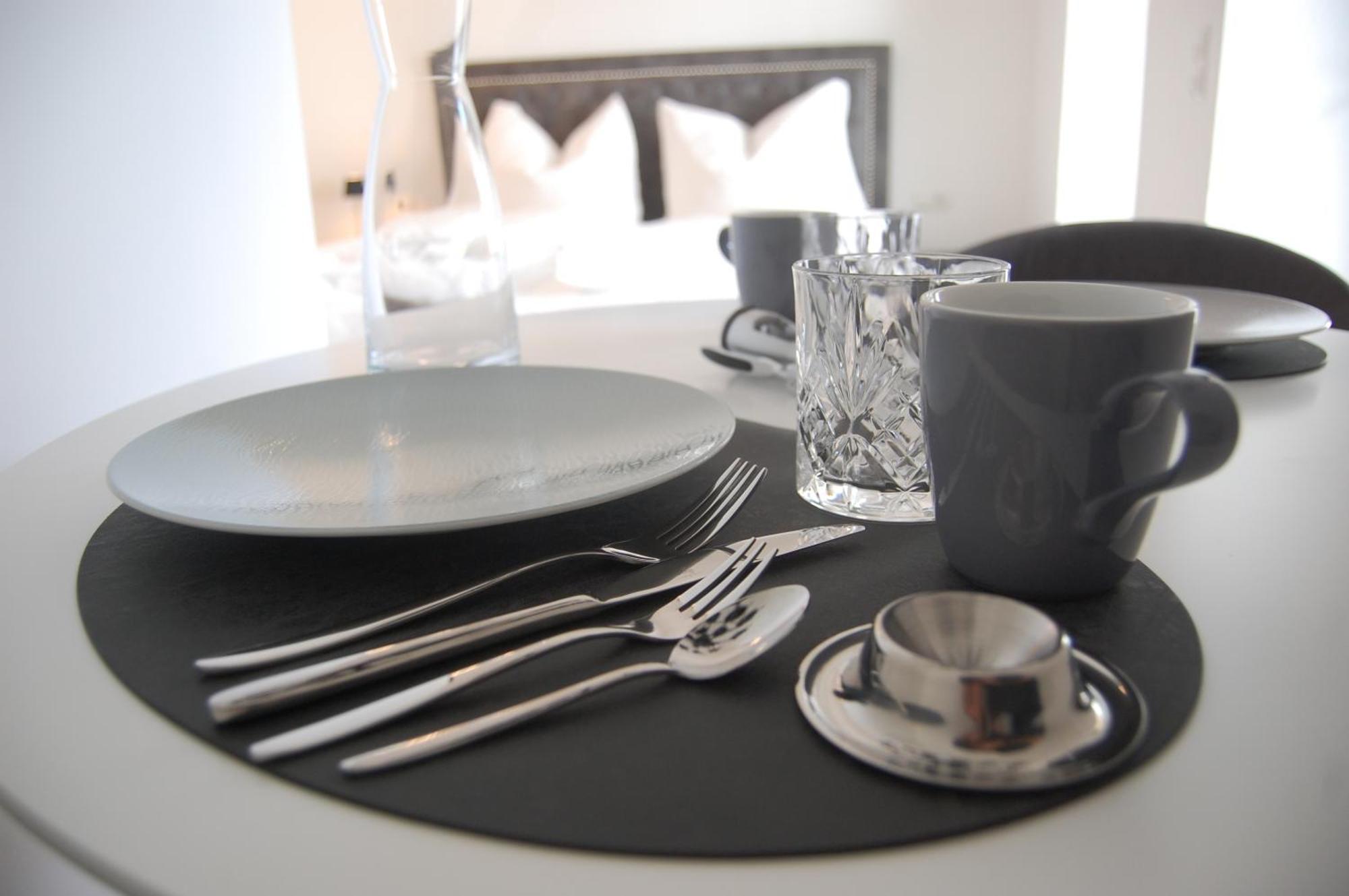 Myquartier Luxury Hideaways Aparthotel Innsbruck Bagian luar foto
